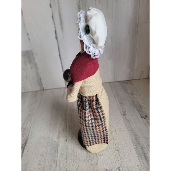 Byers choice Miss cratchit plum pudding caroler Xmas figure decor - Picture 5 of 9
